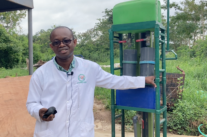 Solar-powered tower brings clean water to Dougba